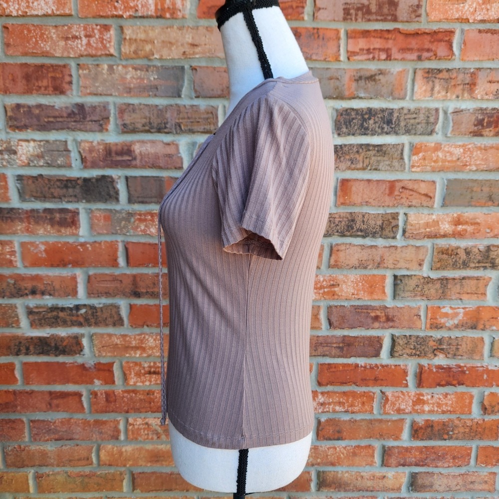Y2K Tillys‎ Sky And Sparrow Womens Small Taupe Deep V Neck Lace Up Front Shirt - Picture 6 of 10